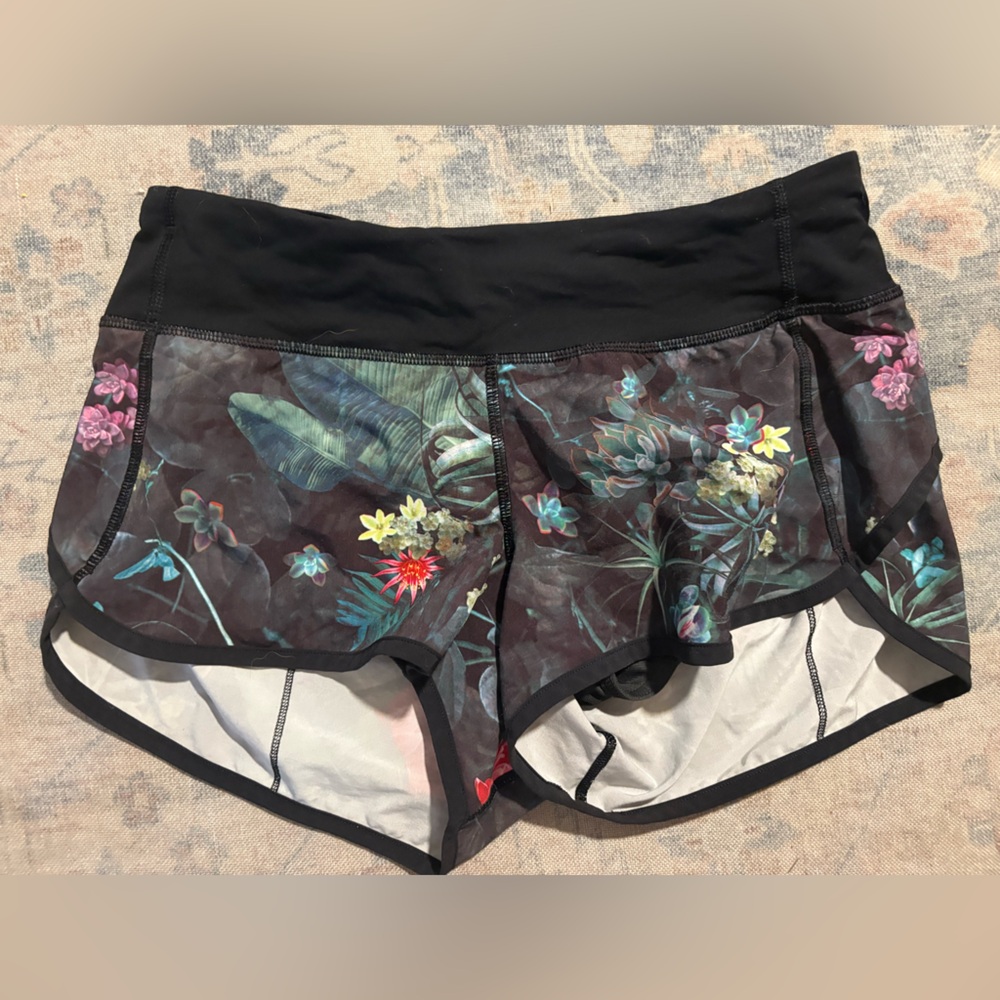 Lululemon Speed Up Curious Jungle Shorts 4